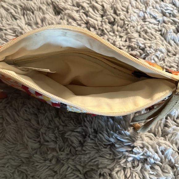 Medium size wristlet!! - Picture 3 of 3